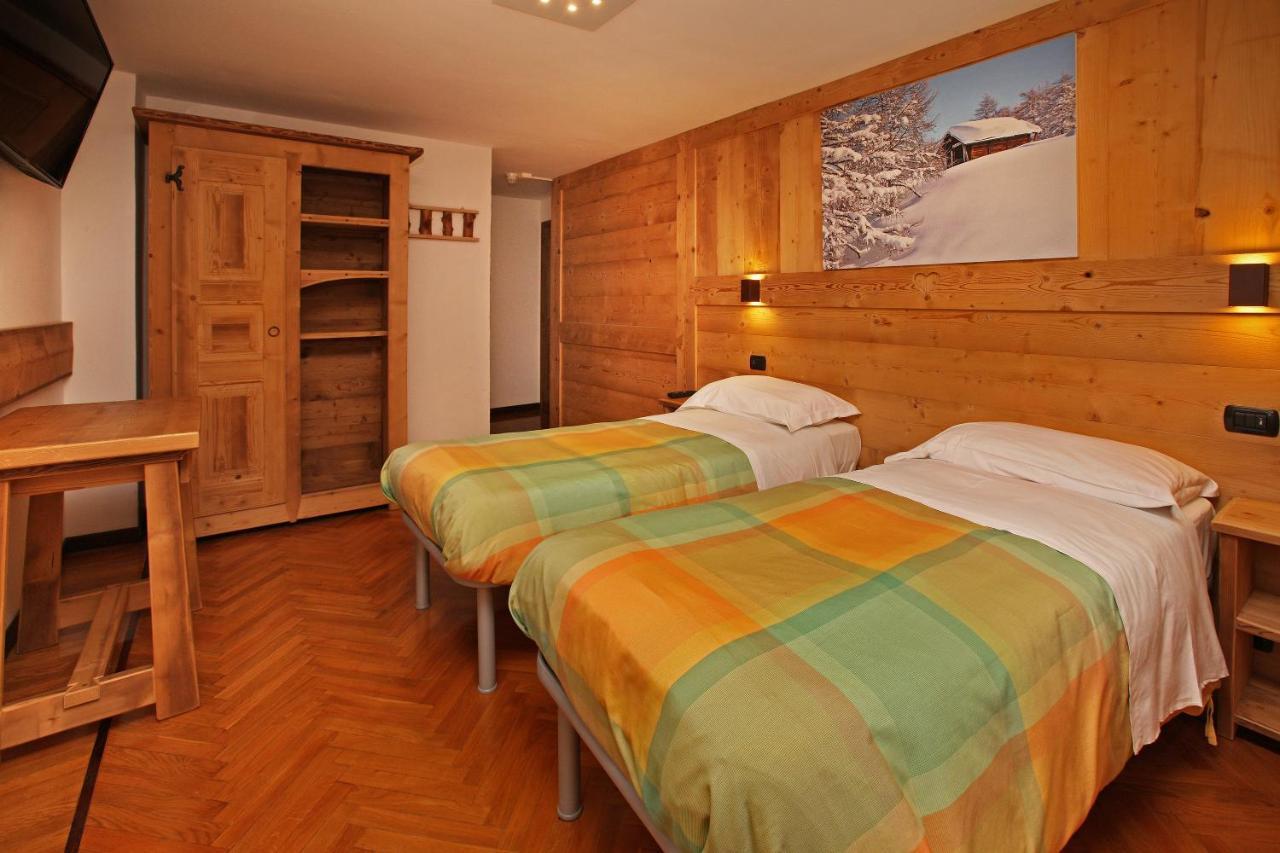 Hotel Biancaneve Sauze D'Oulx Exterior photo