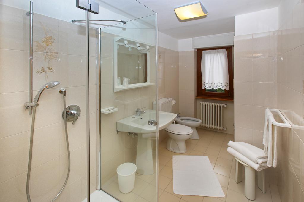Hotel Biancaneve Sauze D'Oulx Room photo