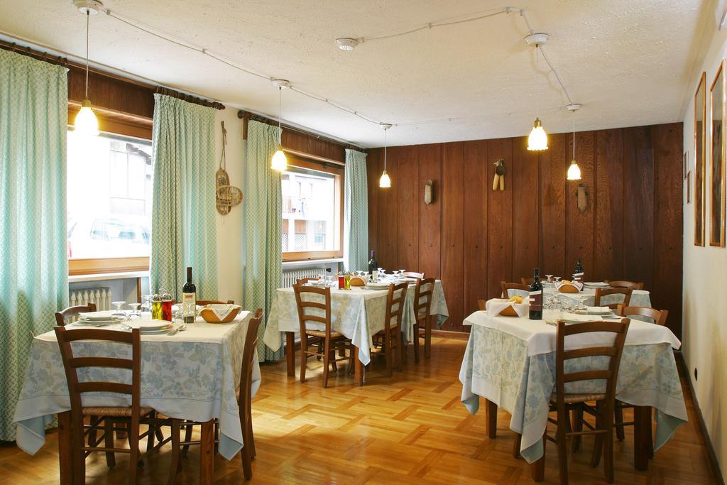 Hotel Biancaneve Sauze D'Oulx Exterior photo